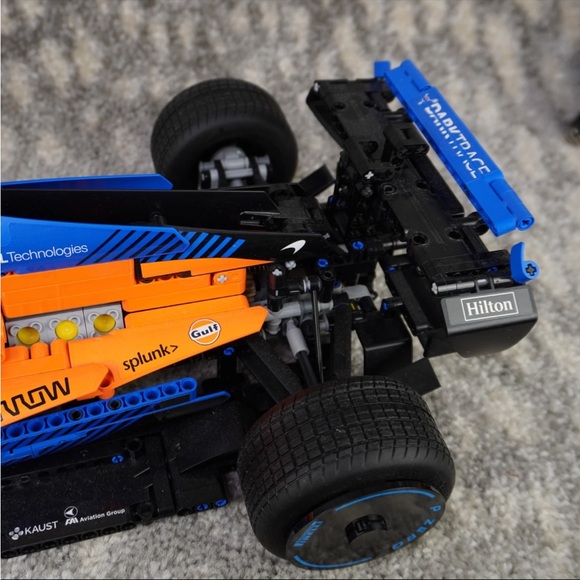 LEGO Technic Race Set 42141 McLaren Formula 1 Team 2022 Race Car W/ Box & Manual - Picture 12 of 15